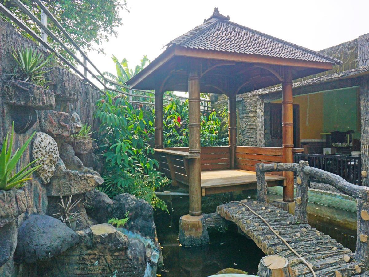 Oyo 90369 An Nur Family Homestay Syariah Cigombong Exterior foto